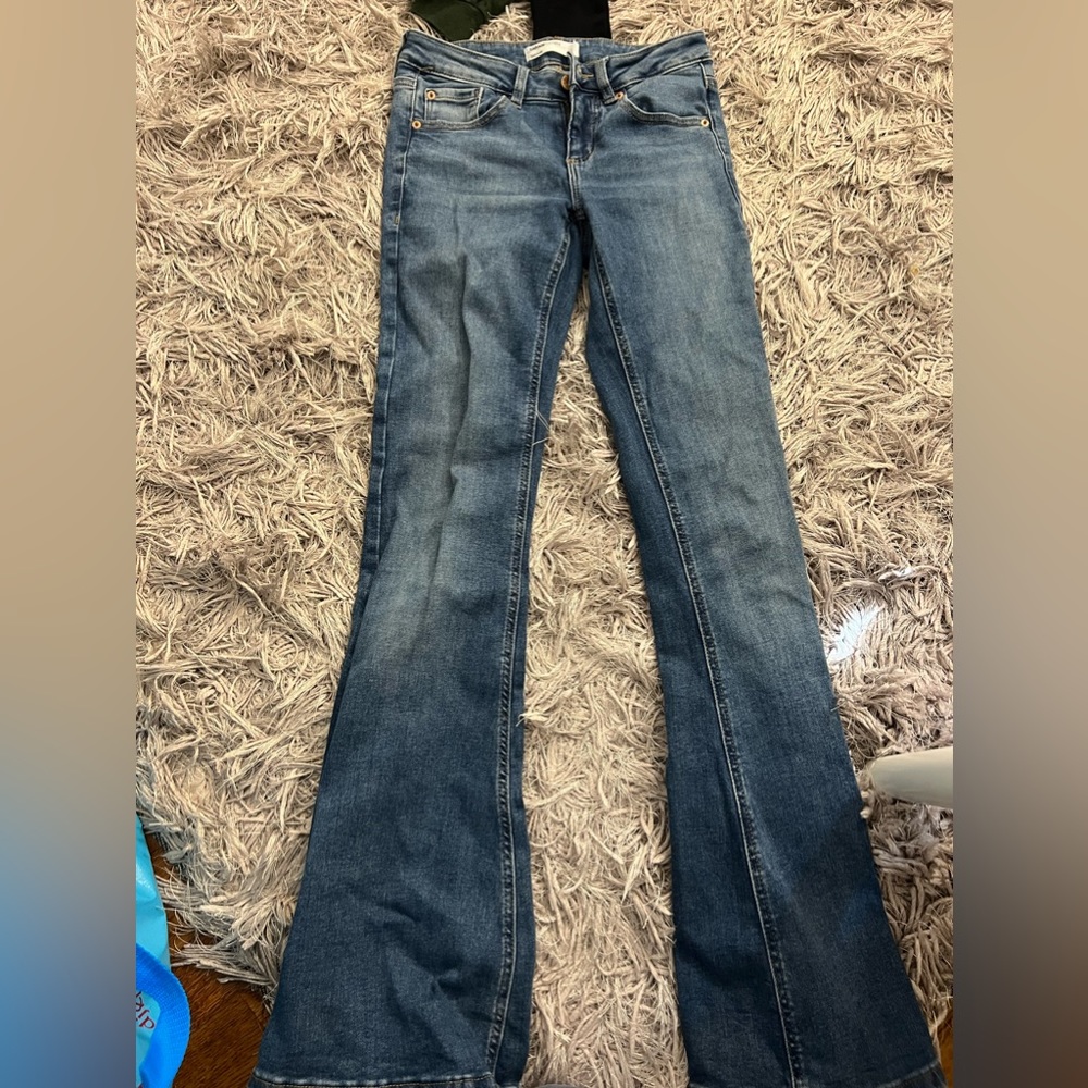 Garage low waisted flare jeans size 25